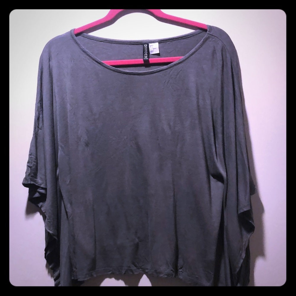 H&M gray shirt